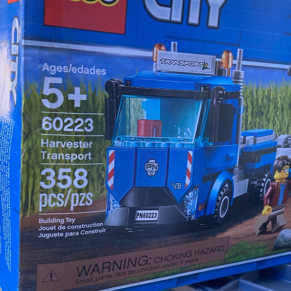 LEGO City Recycling Truck and Lego Chinese new year good fortune Sets - Picture 7 of 7